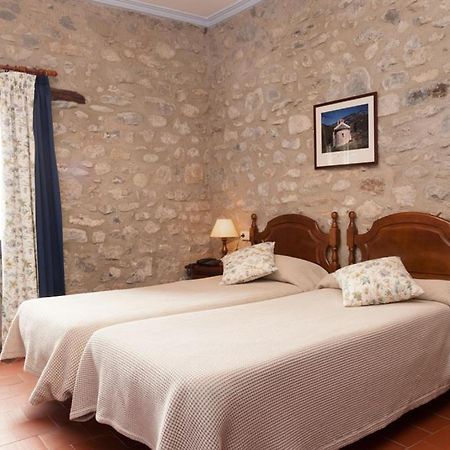 Hostal De La Rovira Oix Esterno foto