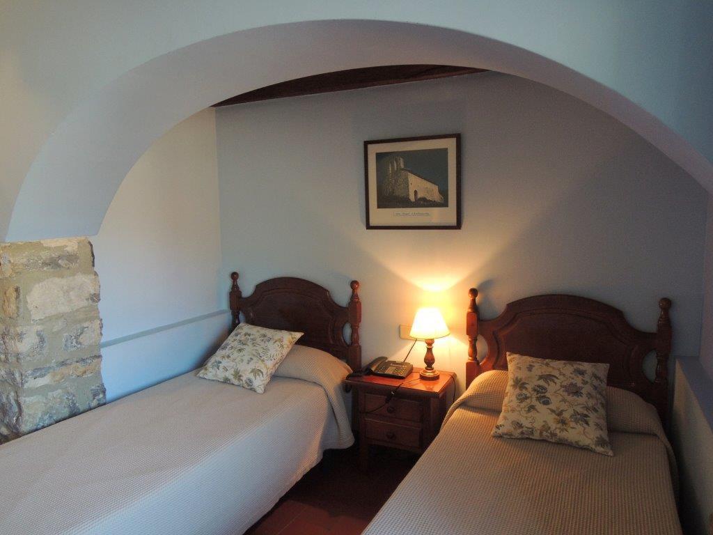 Hostal De La Rovira Oix Esterno foto