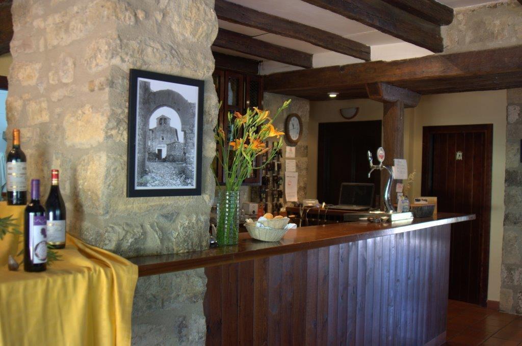 Hostal De La Rovira Oix Esterno foto
