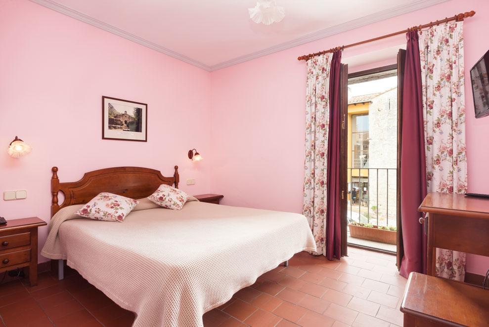Hostal De La Rovira Oix Esterno foto