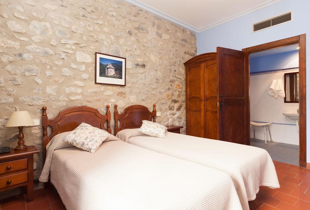 Hostal De La Rovira Oix Esterno foto