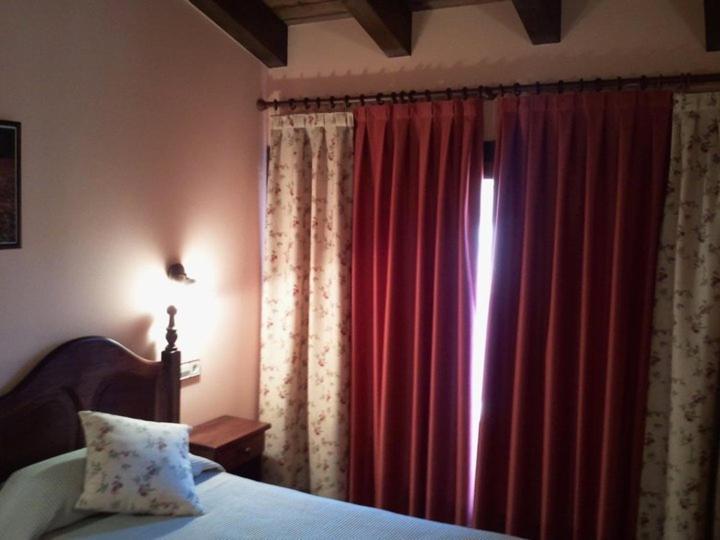 Hostal De La Rovira Oix Camera foto