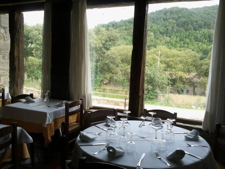Hostal De La Rovira Oix Esterno foto